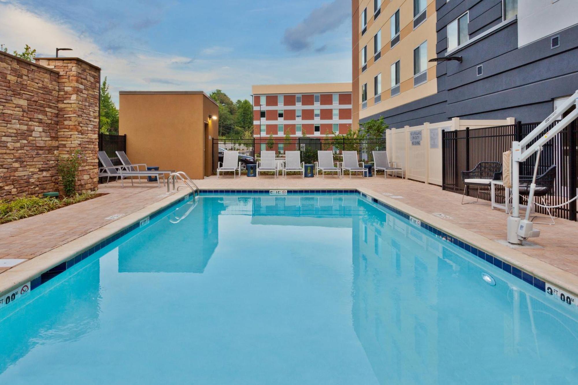 Fairfield Inn & Suites By Marriott Birmingham Colonnade Экстерьер фото