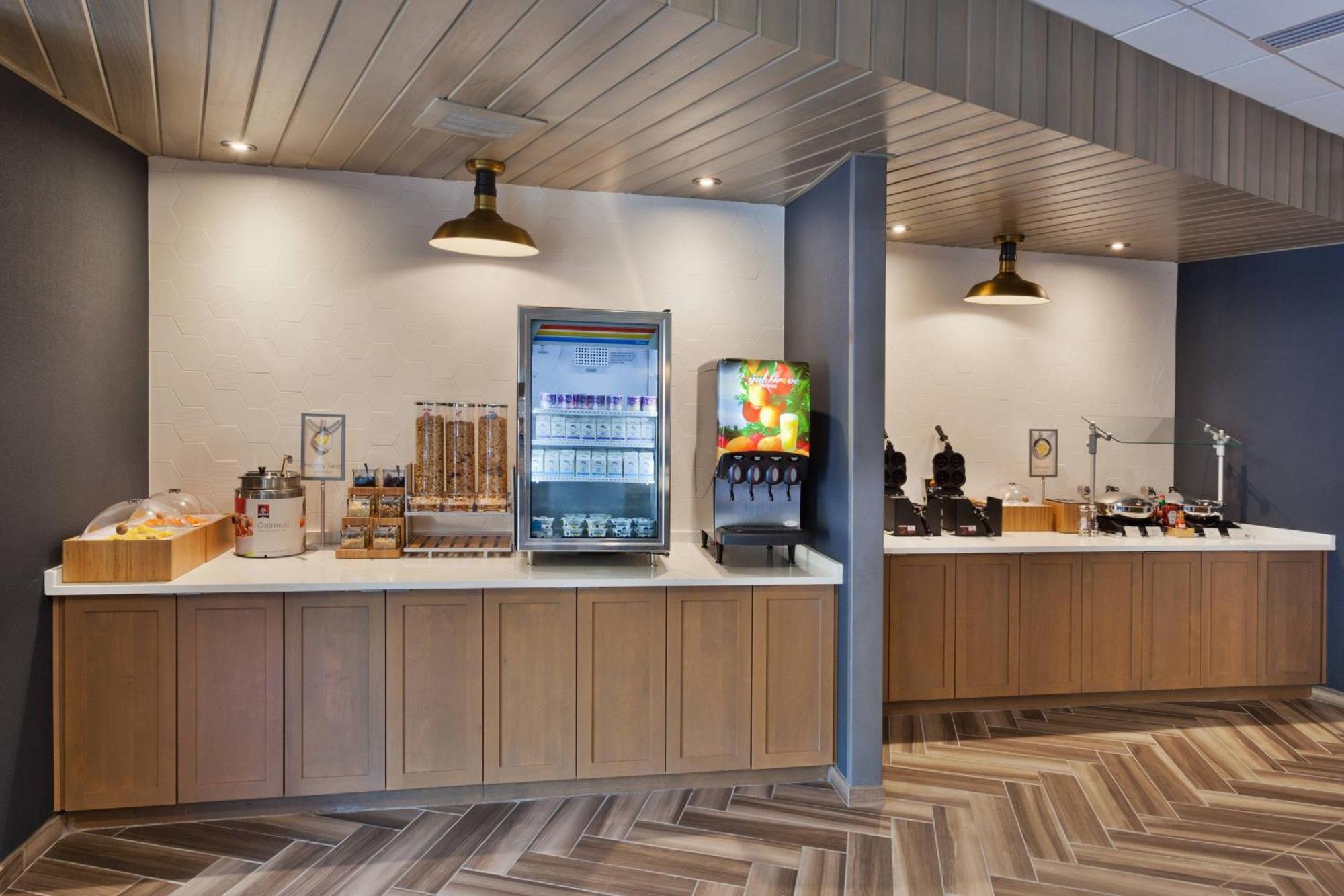 Fairfield Inn & Suites By Marriott Birmingham Colonnade Экстерьер фото